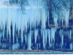 Grand Marais Icicle Scene